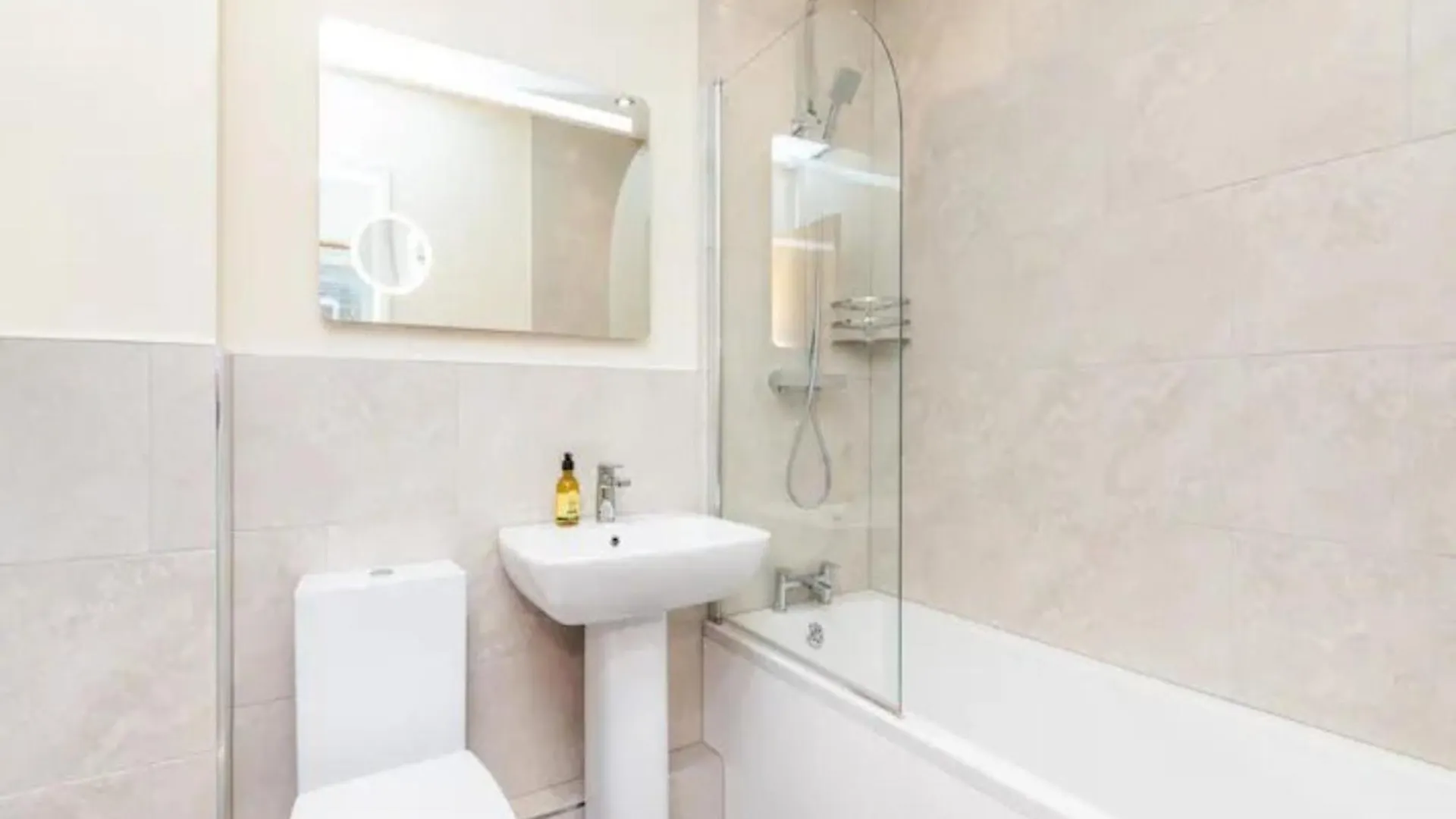 Pass The Keys Central Townhouse With Free Parking York